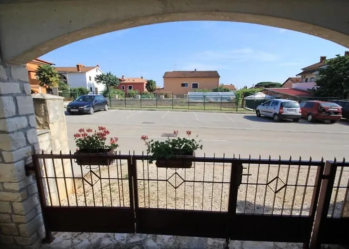 Lejlighed Vinka 2 Mit Terrasse By Interhome Novigrad Istria