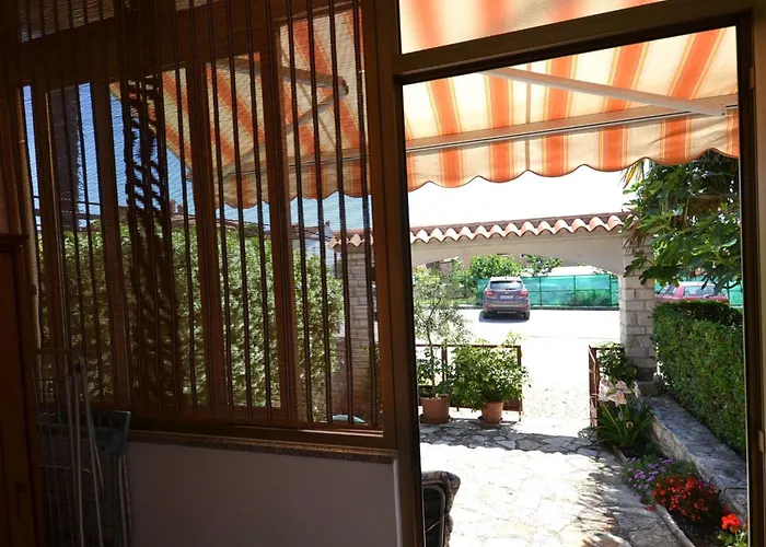 Daire Vinka 2 Mit Terrasse By Interhome *