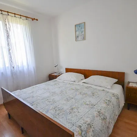 Lejlighed Vinka 2 Mit Terrasse By Interhome Novigrad Istria